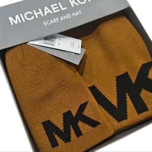 NEW! MICHAEL MICHAEL KORS Hat & Scarf 2pc. Set